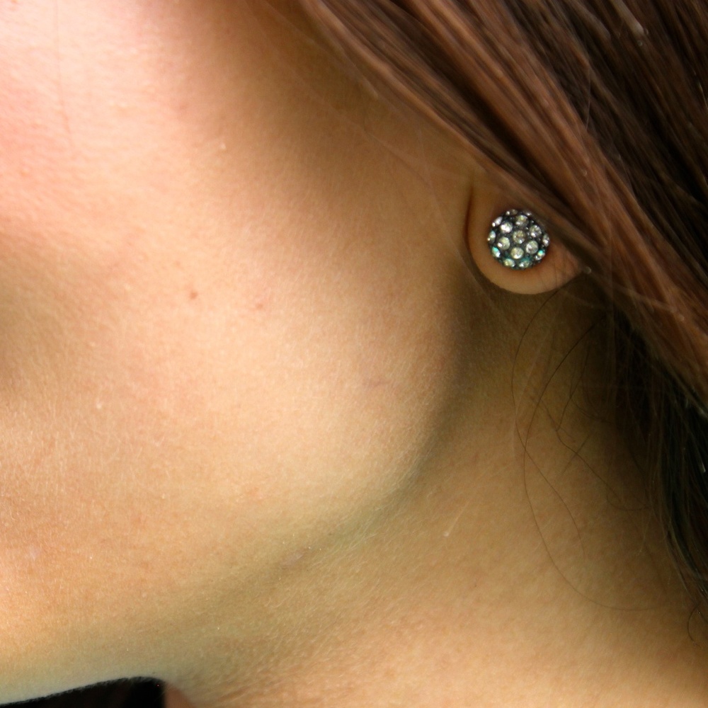 Stella & Dot | Glimmering Rhinestone Soirée Silver Pave+Hematite Stud Earring - Picture 5 of 9